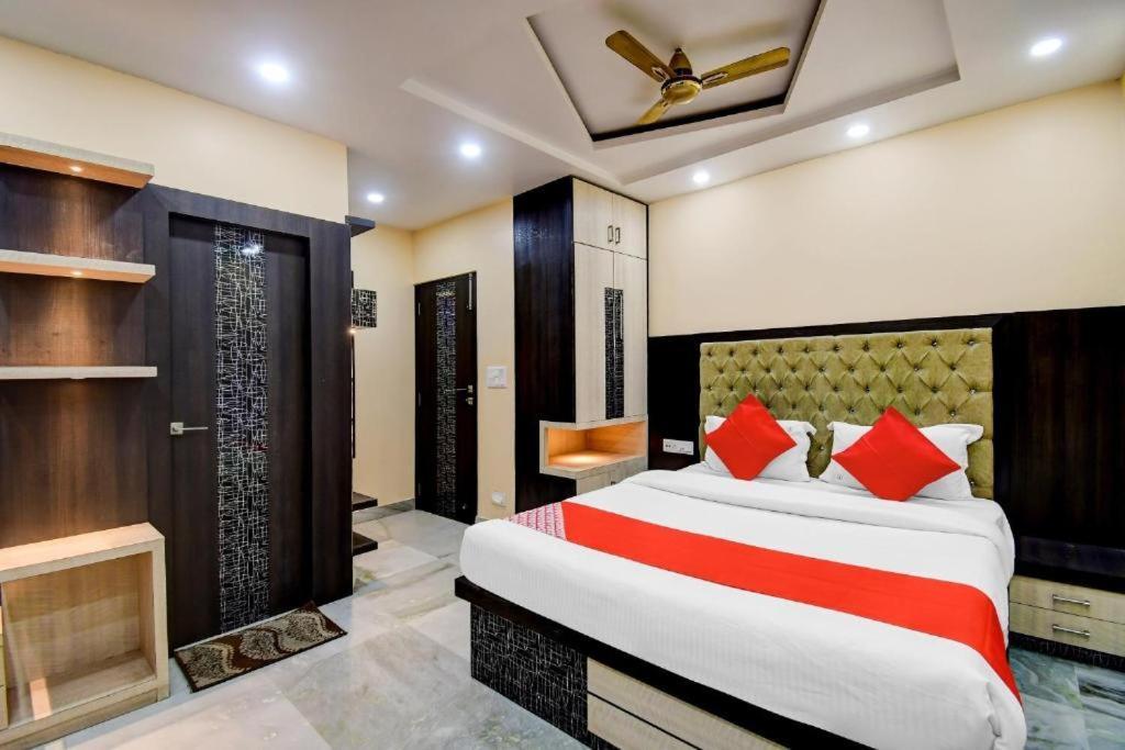 Dharmatala Inn Calcutta  Esterno foto